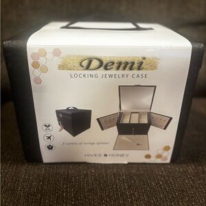 Demi Locking Jewelry Case